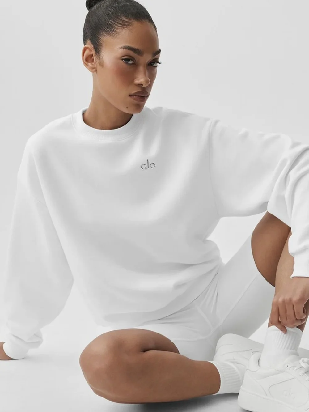 ALO Yoga Women’s White Cropped Crewneck Sweatshirt